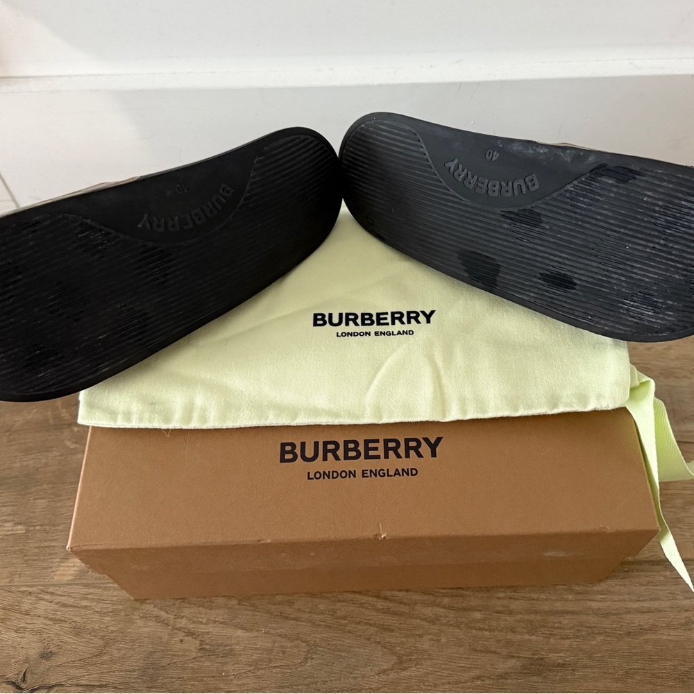 Burberry Women’s Furley Pool Slides in Iconic Plaid, Size EU40/10 - Picture 5 of 6